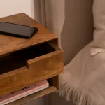 ALTUS Mesita de noche madera